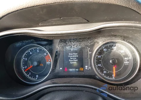 2019 Jeep Cherokee Latitude Plus Fwd из США, поврежденный, VIN 1C4PJLLB4KD108627